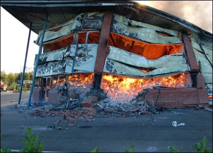 Обрушение здания в результате пожара